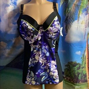 Nwt Womens size 22 swim top purple and black.